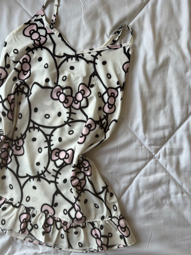 سارافون hello kitty 💞